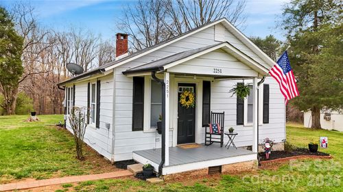 2251 Bristol Rd, Statesville, NC, 28677-4805 | Card Image