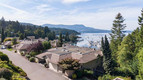 736-6880 Wallace Dr, Brentwood Bay, BC, V8M1N8 | Card Image