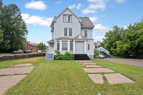 2231 W 3rd Street, Duluth, MN, 55806 | Card Image