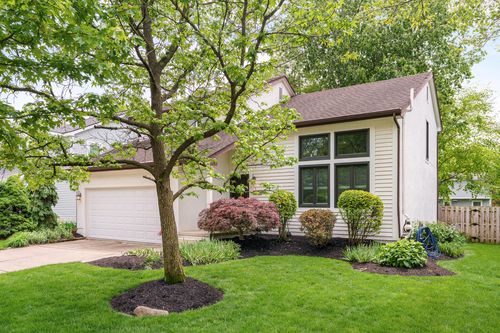 2431 Wyncourtney Ct, Powell, OH, 43065-9035 | Card Image