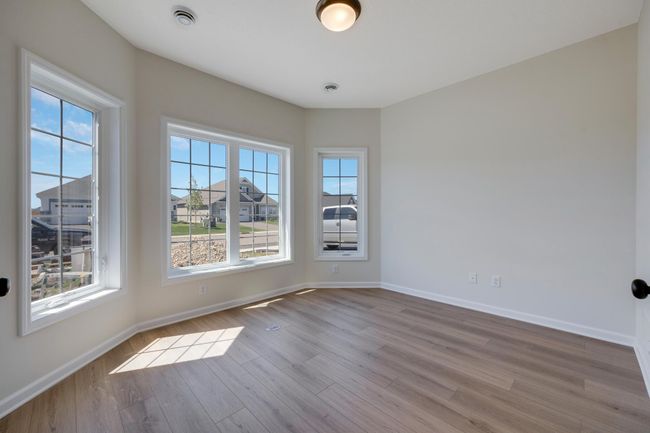 Den, great for an office | Image 22