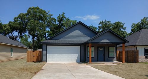 1027 W Coffin St, Denison, TX, 75020-7526 | Card Image