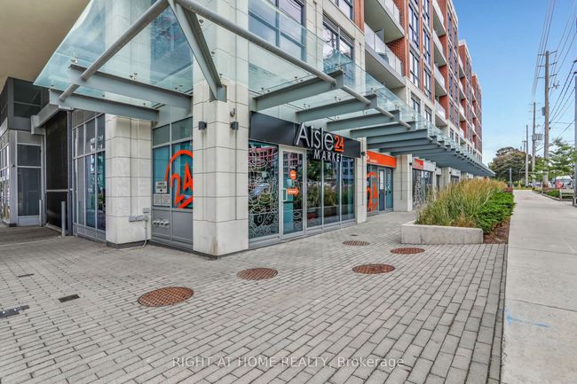 402 - 31 Tippett Rd, Condo with 4 bedrooms, 2 bathrooms and 1 parking in Toronto ON | Image 38