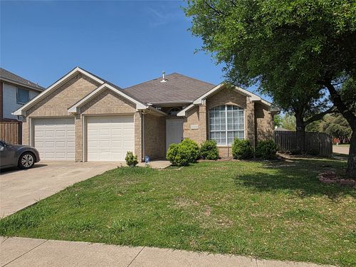5600 Creekhollow Dr, Arlington, TX, 76018-2432 | Card Image
