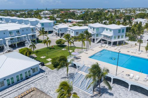 111-10877 Overseas Hwy, Marathon, FL, 33050-3447 | Card Image
