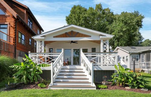 100 Anchors Way, Buckeye Lake, OH, 43008-7703 | Card Image
