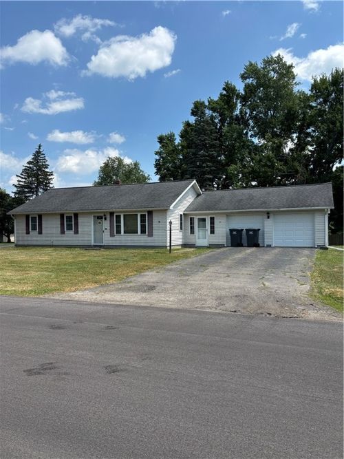 12 Willow St, Big Flats, NY, 14814-7941 | Card Image