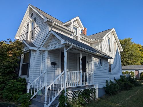 347 W Franklin St, Paxton, IL, 60957-1609 | Card Image