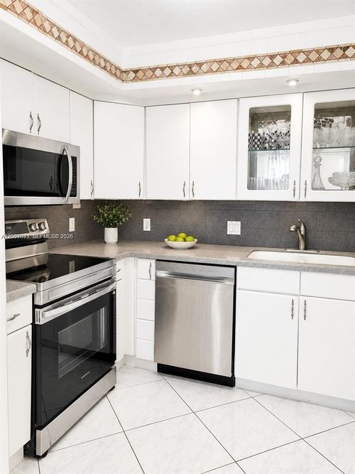 2050-2050 Newcastle C, Boca Raton, FL, 33434-4635 | Card Image
