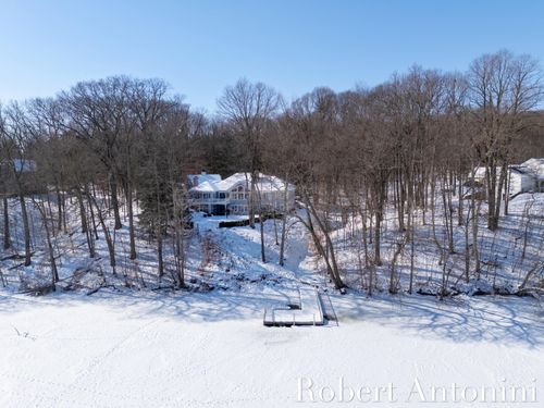 6862 Maplecrest Dr Se, Grand Rapids, MI, 49546-9207 | Card Image