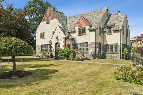 62 Green St, Woodbridge, NJ, 07095-2945 | Card Image