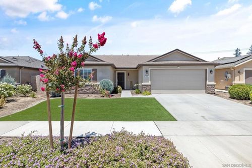 1976 W Ambassador Way, Hanford, CA, 93230-8622 | Card Image