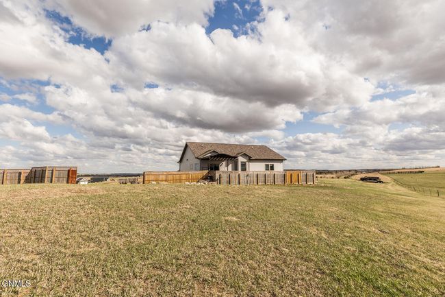 2467 Labrador Dr, House other with 4 bedrooms, 3 bathrooms and null parking in Mandan ND | Image 51