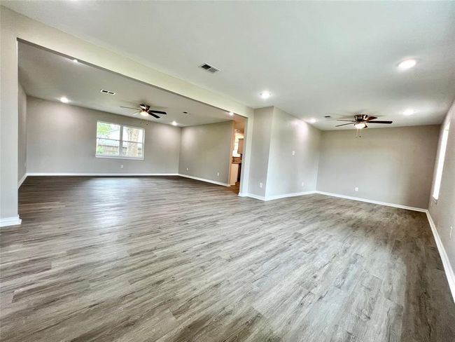 813 Cedar Lawn Dr, House other with 3 bedrooms, 2 bathrooms and null parking in Alvin TX | Image 4