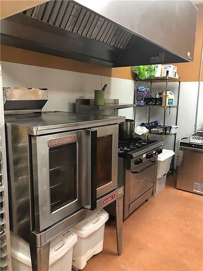 Commercial kitchen (previous) | Image 62