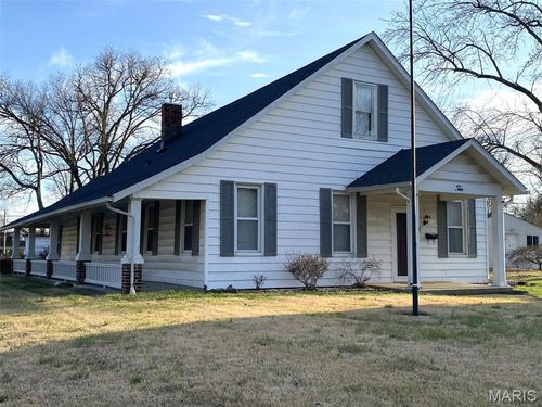 10 E Washington St, Freeburg, IL, 62243-1451 | Card Image
