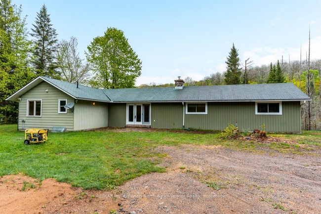 1080 Queens Line Rd, House other with 3 bedrooms, 1 bathrooms and 6 parking in Minden Hills ON | Image 5