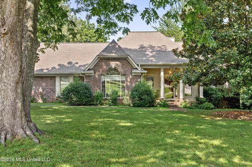 3810 Meadow Creek Dr, Olive Branch, MS, 38654-7022 | Card Image