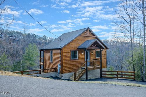 756 Ski View Ln, Sevierville, TN, 37876-4959 | Card Image