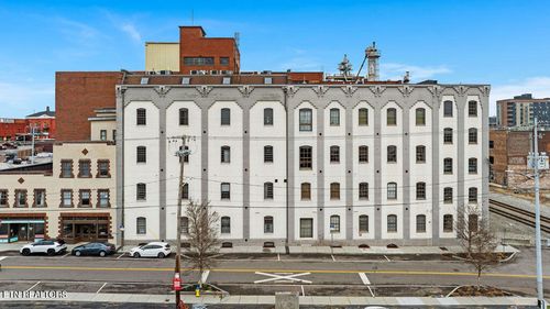 b8-222 N Central St, Knoxville, TN, 37902 | Card Image