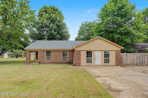 8432 Southernwood Cv, Southaven, MS, 38671-4329 | Card Image