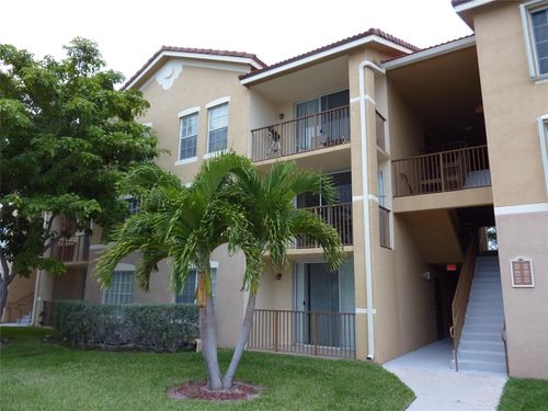 913-913 Villa Cir, Boynton Beach, FL, 33435-8921 | Card Image