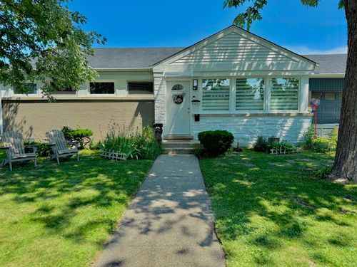 9421 Sayre Ave, Morton Grove, IL, 60053-1231 | Card Image