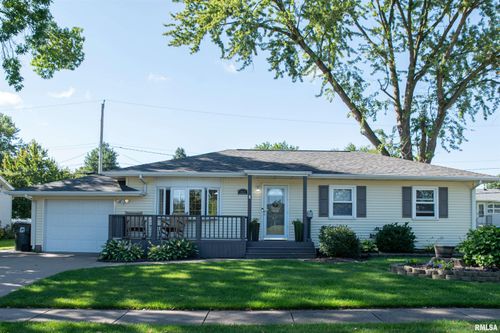 1611 W Garfield St, Davenport, IA, 52804-1638 | Card Image