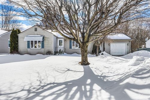 35 Silvin Rd, Chicopee, MA, 01013 | Card Image