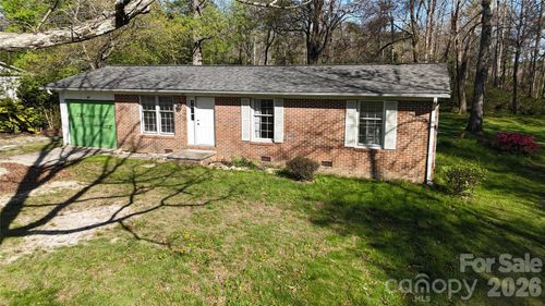33 Springside Dr, Hendersonville, NC, 28792-3031 | Card Image