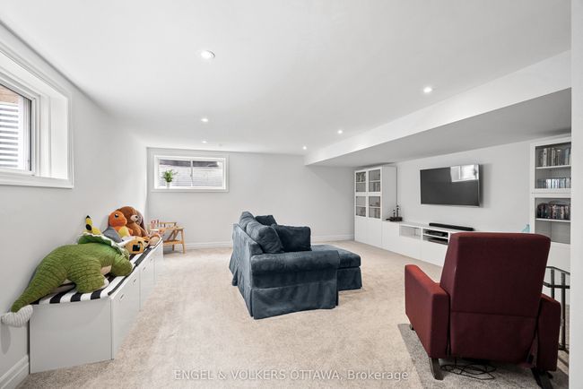 844 Quartet Ave, House attached with 4 bedrooms, 3 bathrooms and 2 parking in Gloucester ON | Image 25