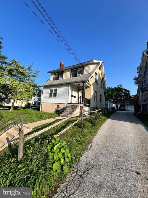 336 S Cedar Ln, Upper Darby, PA, 19082-2734 | Card Image