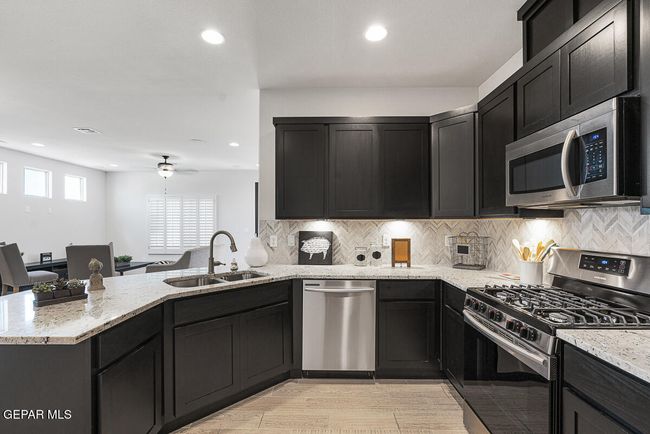 12801 Woolstone-9 | Image 11