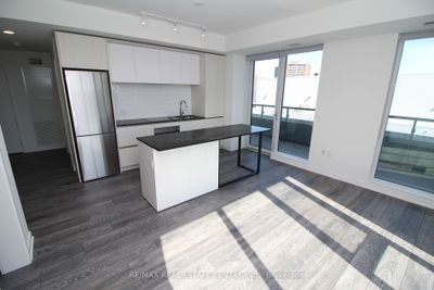 1303 - 225 Sumach St, Condo with 2 bedrooms, 2 bathrooms and 1 parking in Toronto ON | Image 3