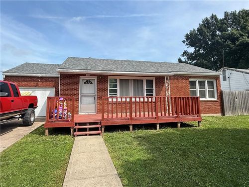 611 E Elm St, Hardin, MO, 64035-9143 | Card Image
