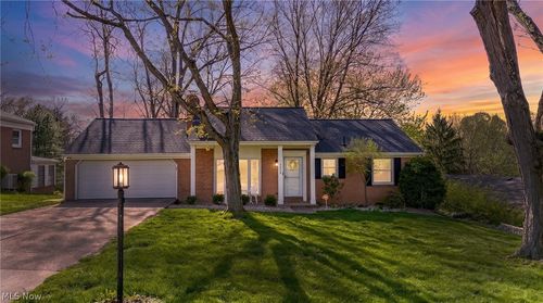 1259 Chandler Ave, North Canton, OH, 44720-3418 | Card Image