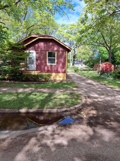 2909 Waalkes St, Muskegon Heights, MI, 49444-1923 | Card Image