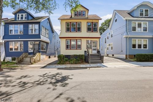 28 Underwood St, Newark, NJ, 07106-3710 | Card Image