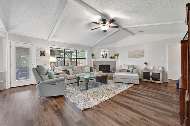 2703 Shady Creek Dr, House other with 3 bedrooms, 2 bathrooms and 2 parking in Pearland TX | Image 9