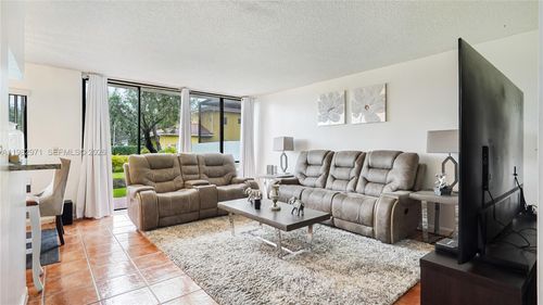 11524 Terra Bella Blvd, Plantation, FL, 33325-2940 | Card Image