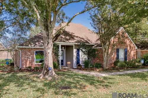 18238 Lake Iris Ave, Baton Rouge, LA, 70817-7579 | Card Image