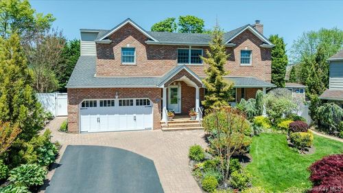 2539 Bradley Court, Hempstead, NY, 11566 | Card Image