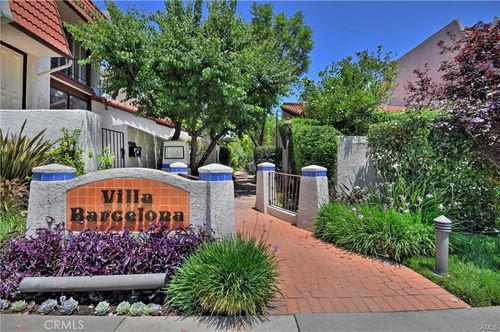 22255 Erwin St, Woodland Hills, CA, 91367-0960 | Card Image