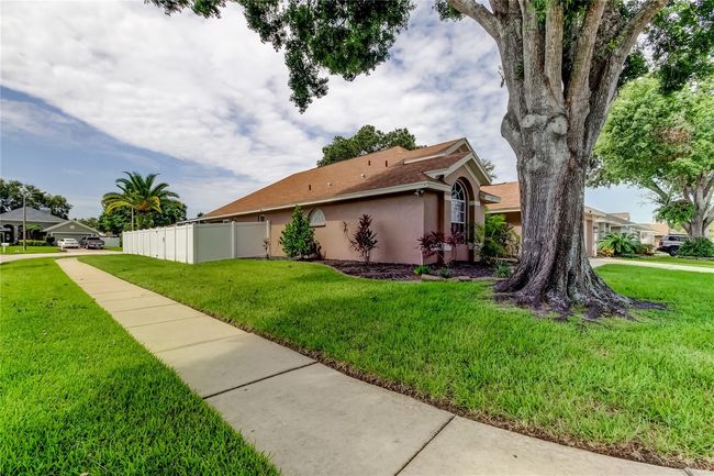 28826 Windover St, House other with 4 bedrooms, 2 bathrooms and null parking in WESLEY CHAPEL FL | Image 5