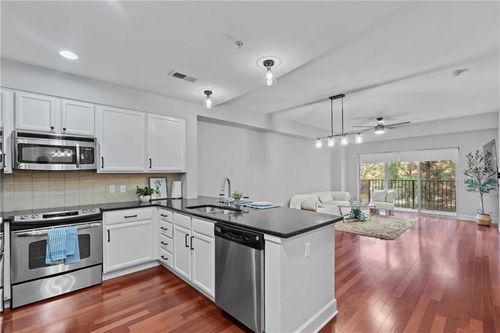 unit-240-200 River Vista Dr, Atlanta, GA, 30339-7608 | Card Image