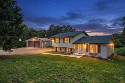 710 Kinney Rd, Hudson, WI, 54016-7910 | Card Image