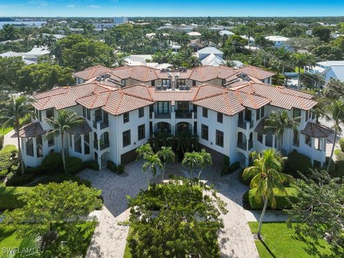 692 10th Ave S, NAPLES, FL, 34102-7130 | Card Image