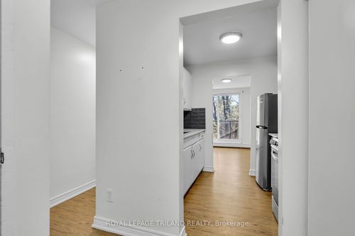 301-294 Saulsbury St, Strathroy, ON, N7G2B2 | Card Image