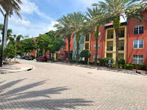 632-2331 W Horatio St, TAMPA, FL, 33609-3372 | Card Image