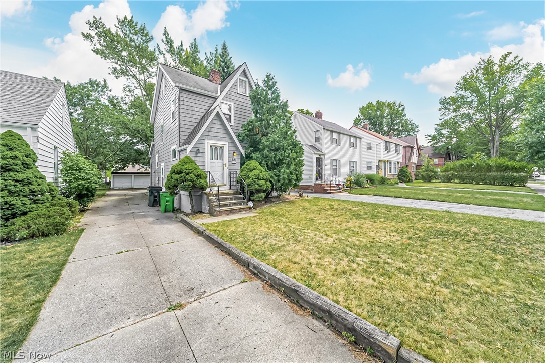 Winston Rd, Cleveland, OH 44121